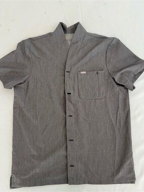 FIGS  Women's Suswe Shawl Collar Scrub Top Grey Slate Large